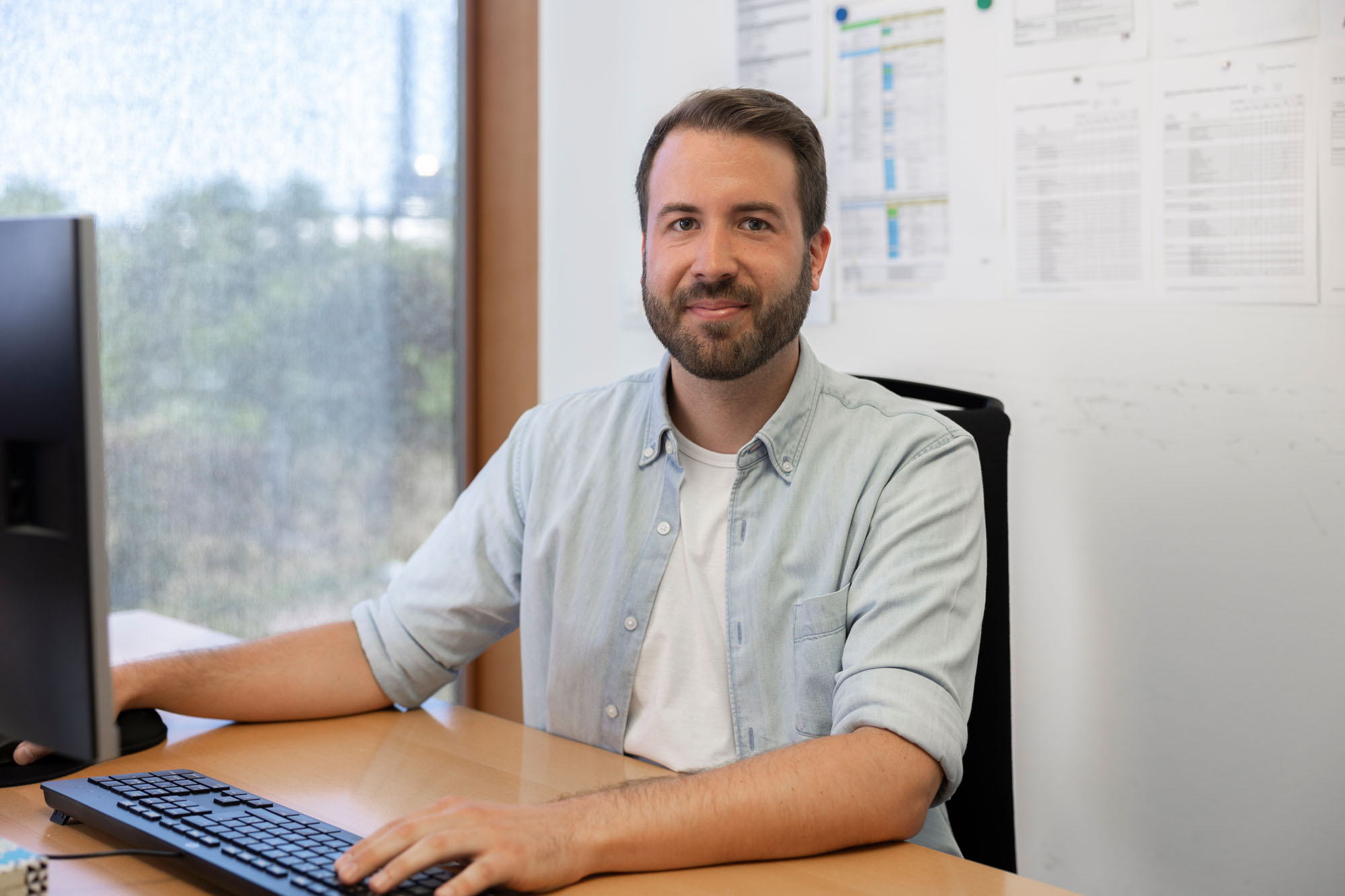Testimonial Portrait Luca Widmer Ein Portraitfoto von Luca Widmer