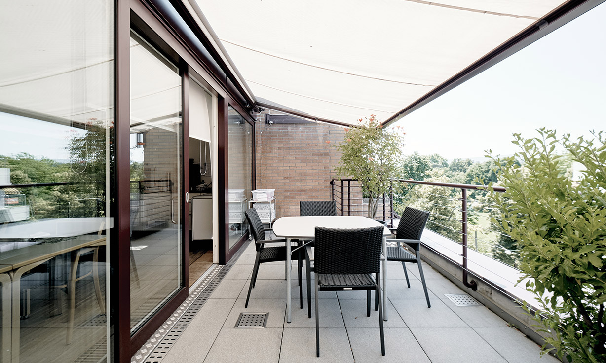 Terrasse mit Aussicht auf den Schützenmattpark