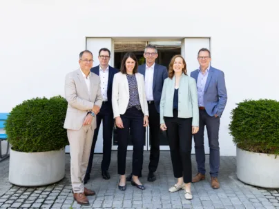 Bildlegende: Geschäftsleitung BSB: Daniel Stolz, Direktor, Christian Kaufmann, Leiter Service-Center Immobilien, Anja Piller, Leiterin Service-Center Personal, René Vögtli, Service-Center Finanzen, Franziska Reinhard, Leiterin Geschäftsfeld Betreuung Betagte, Marcel Hügi, Leiter Geschäftsfeld Integration (von links)