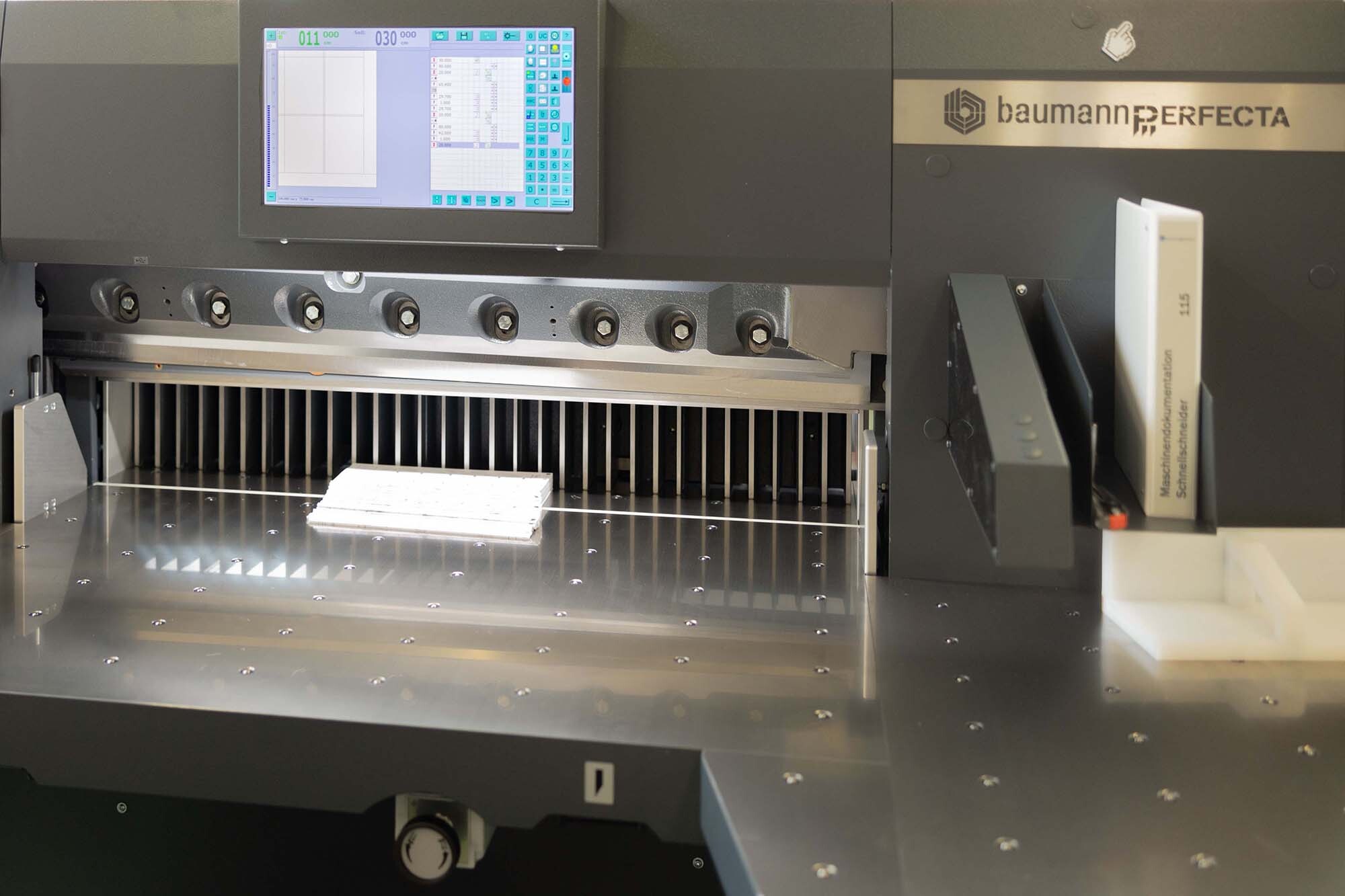 BSB_Medien_Schneidemaschine_2025_Nachaufnahme